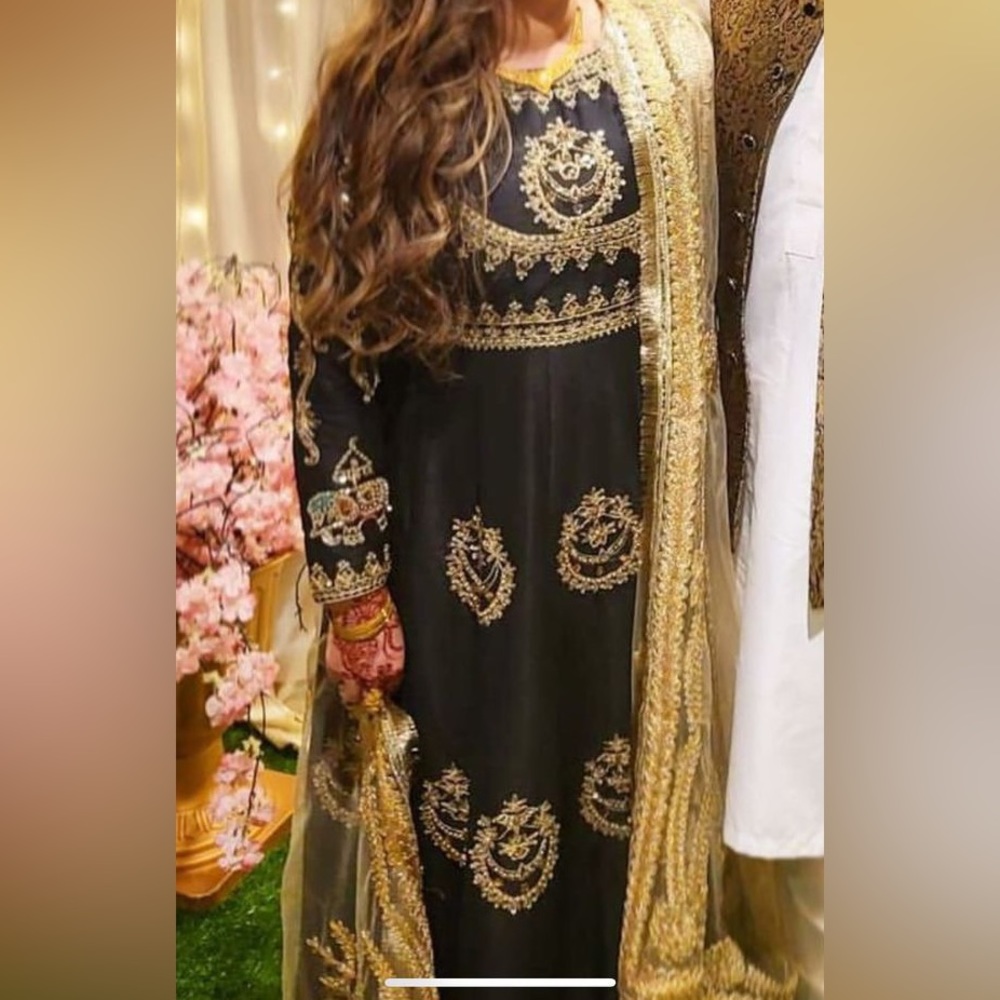 Maxi. Handwork. Net duppatta with sequins.